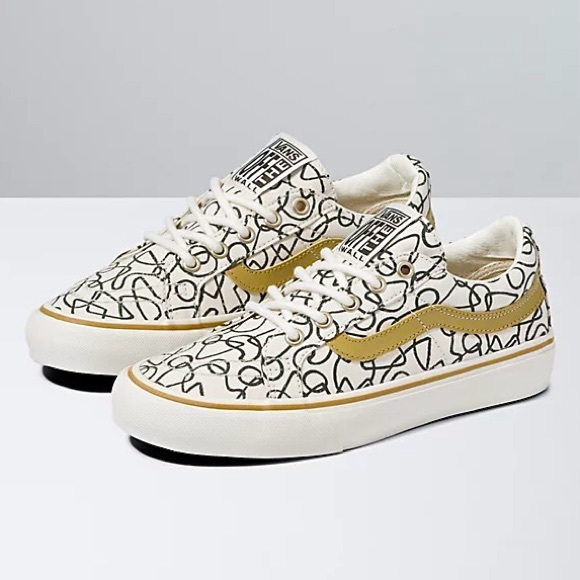 Vans Other - NWT Vans Sk8 Low Reissue Sneakers Textured Waves / Marshmallow Shoes Skate NEW